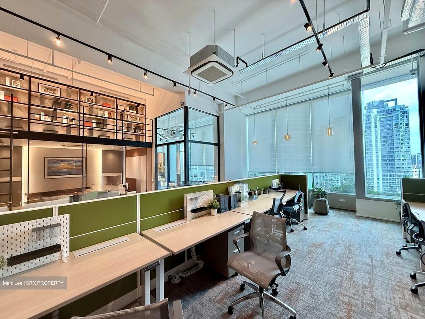 Arc 380 (D8), Office #496009381